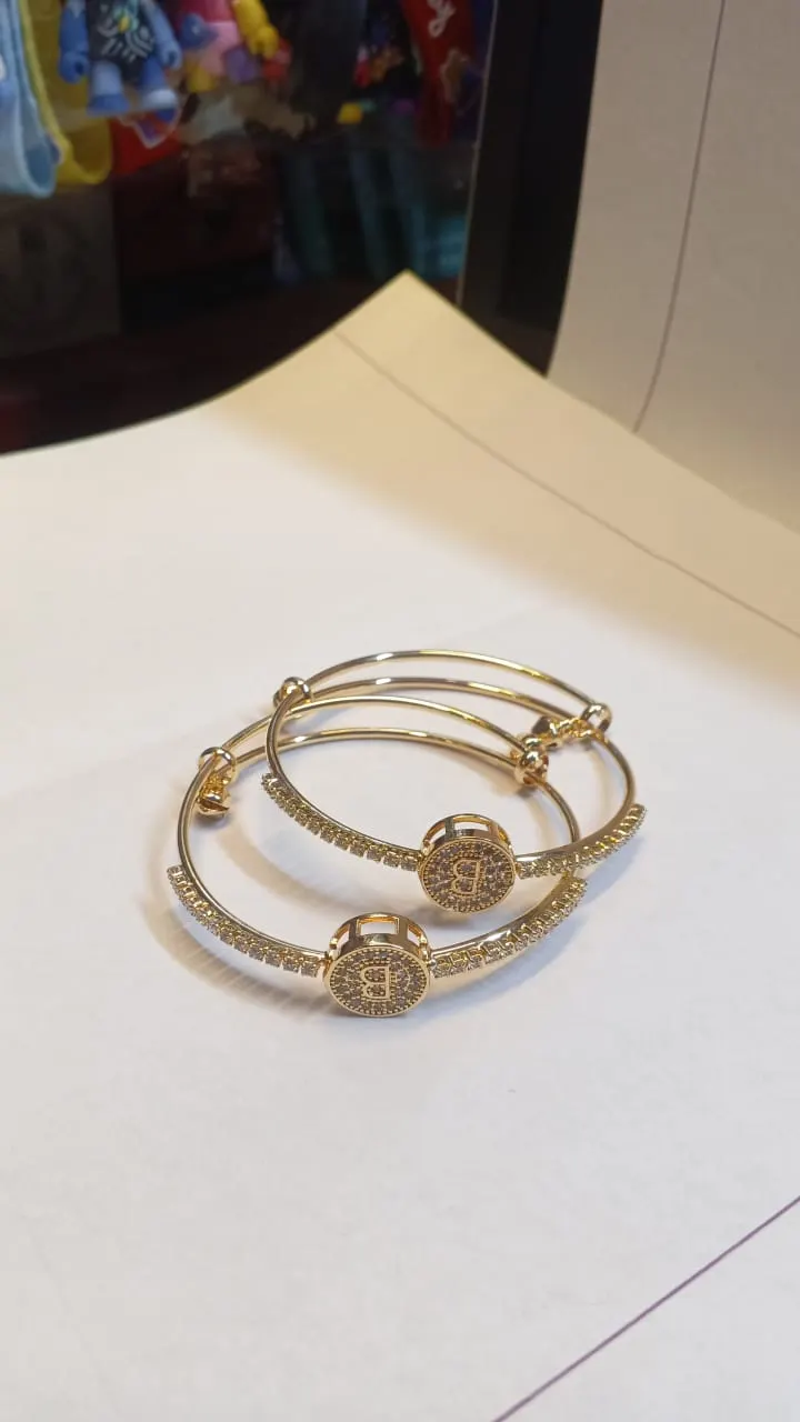 Delicate Gold Bracelet Set